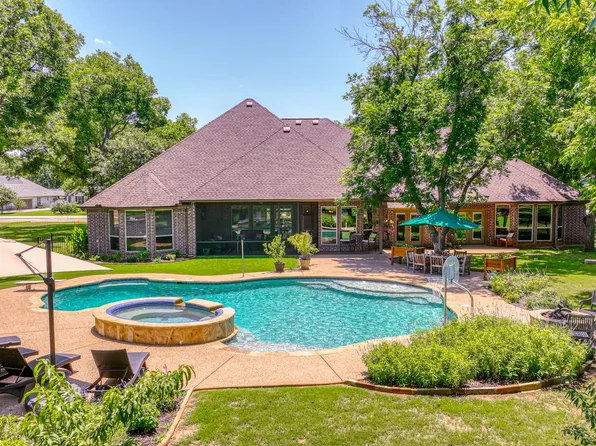 7404 Hanover Ct, Granbury, TX 76049