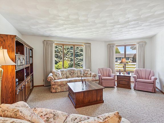 5th image of 4031 Devereaux Dr