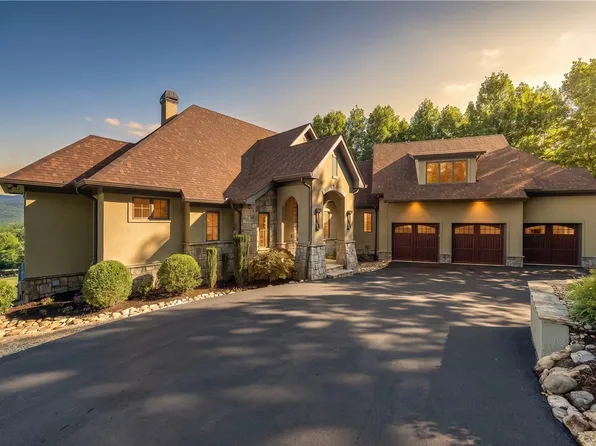 11 Clermont Ct, Travelers Rest, SC 29690