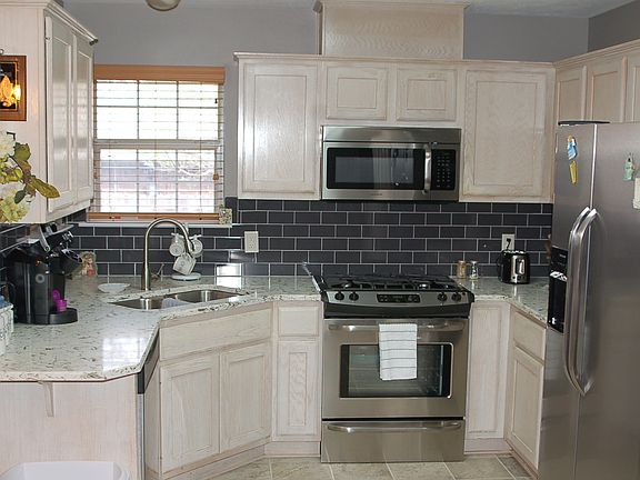 2nd image of 1517 Front Royal Dr