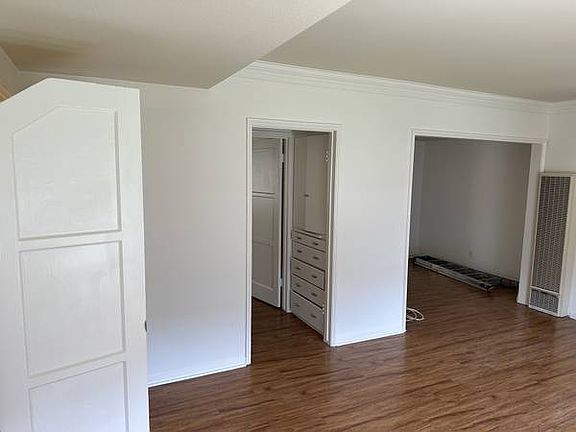 3rd image of 129 Claremont Ave #129