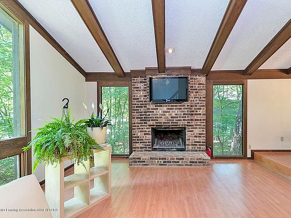 5th image of 141 Granite Dr