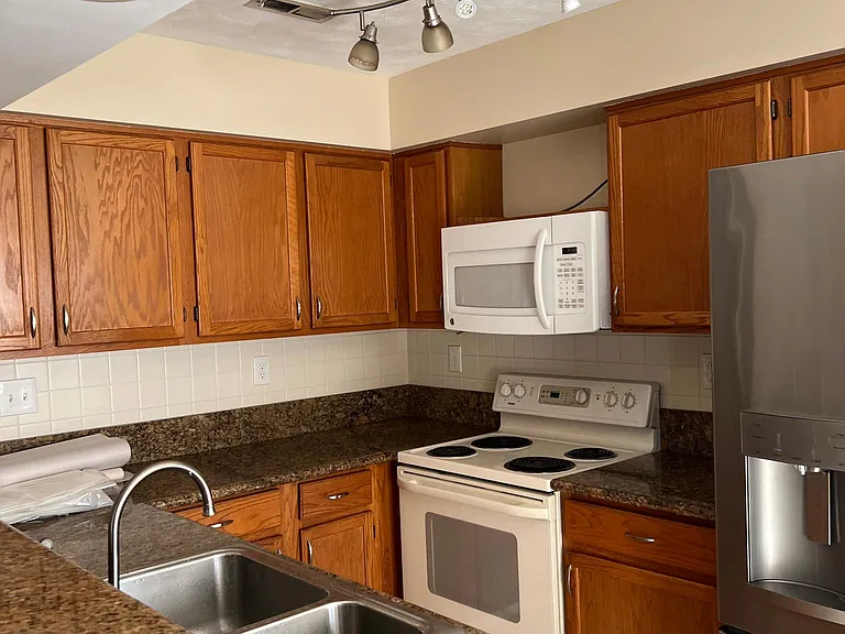 3701 Castlewood Dr — Photo 22