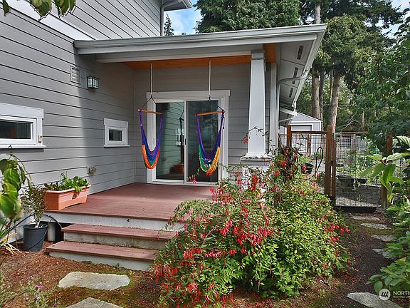 3rd image of 3496 Marine View Drive