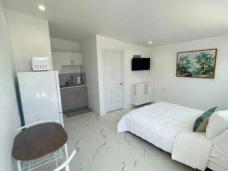 1511 SW 90th Ave — Photo 1
