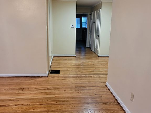 2nd image of 2904 Sherwood Rd APT B
