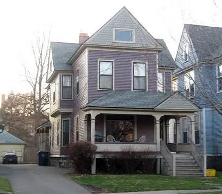 710 S Park St Photo 1