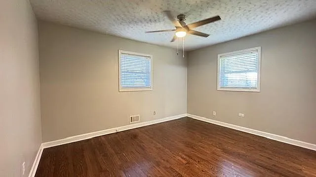 552 Sybil Ln SE #B — Photo 18