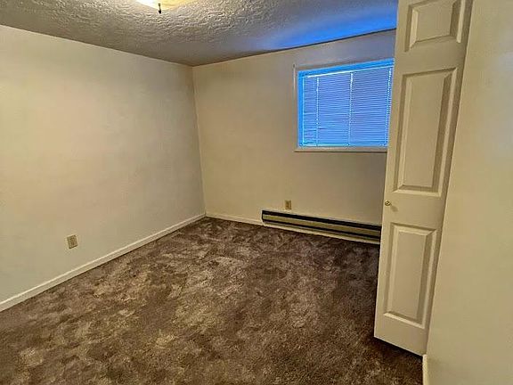 4th image of 3282 E 1st St #3