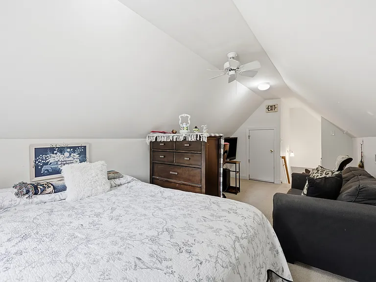 221 Black Forest Dr — Photo 41
