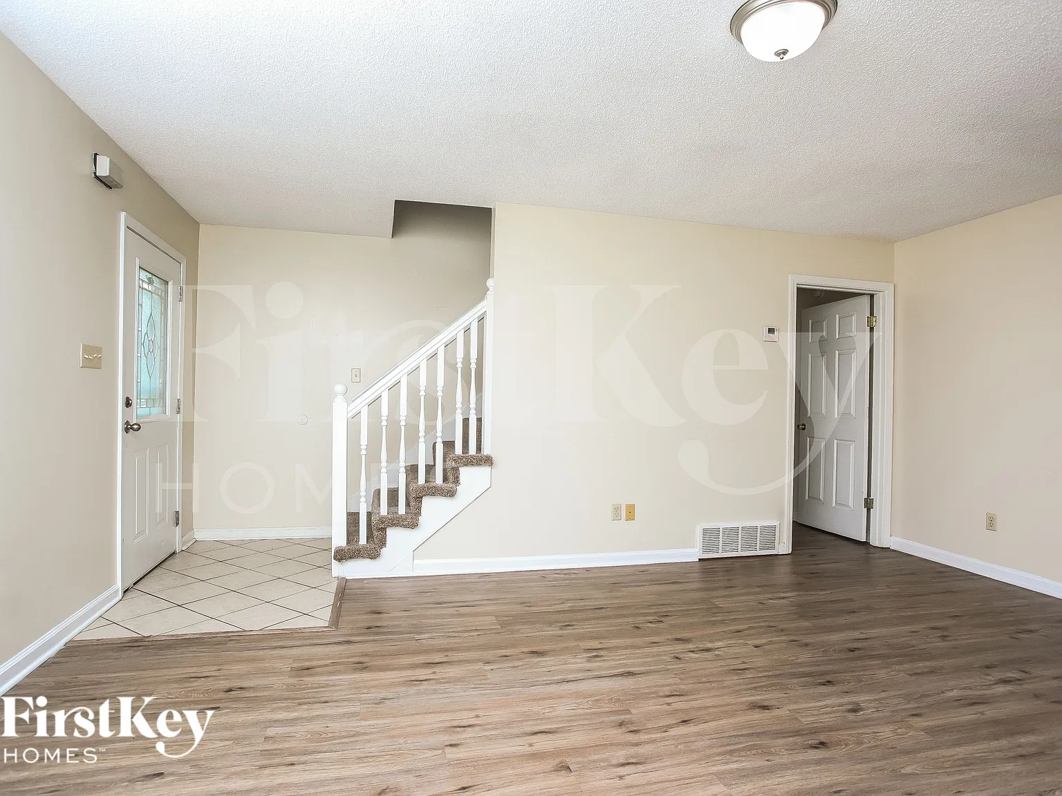 3 bed, 2.0 bath, 1376 sqft, $1,645 — Photo 4