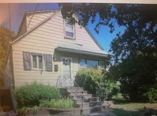 1186 Division St, Hewlett, NY 11557