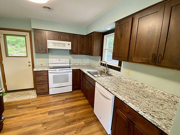 4th image of 1050 Front St