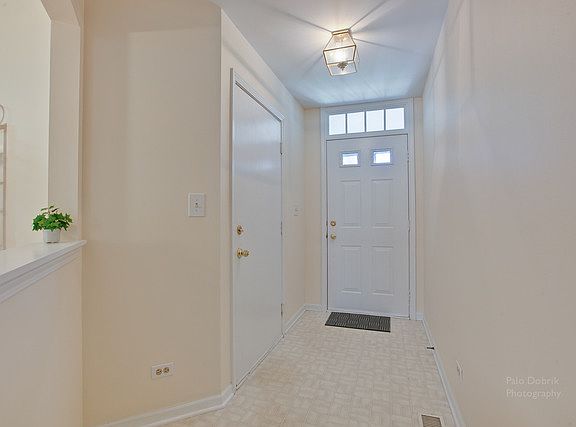 2nd image of 839 Lansing Ct