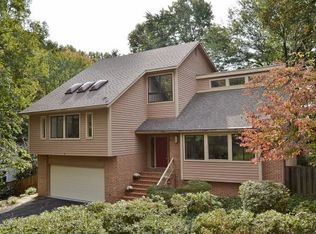 7307 Hooking Rd, Mc Lean, VA 22101