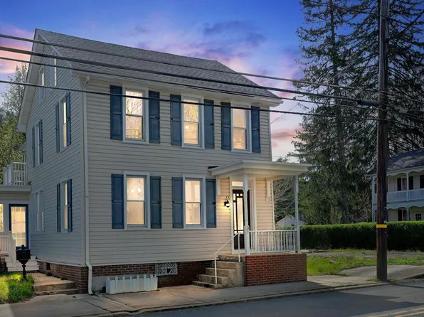 35 N Tulpehocken St, Pine Grove, PA 17963