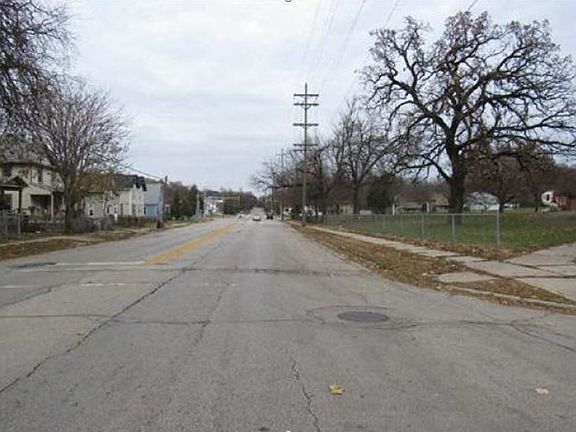 5th image of 824 N Rockton Ave