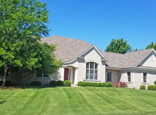 7285 Longmoor Dr, Crystal Lake, IL 60014
