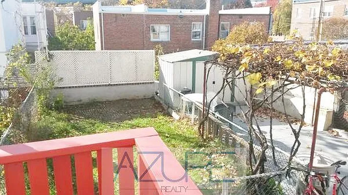 Rented by Azure Realty NY LLC | media 54