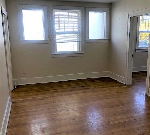 4th image of 1030 Pearl St APT 5