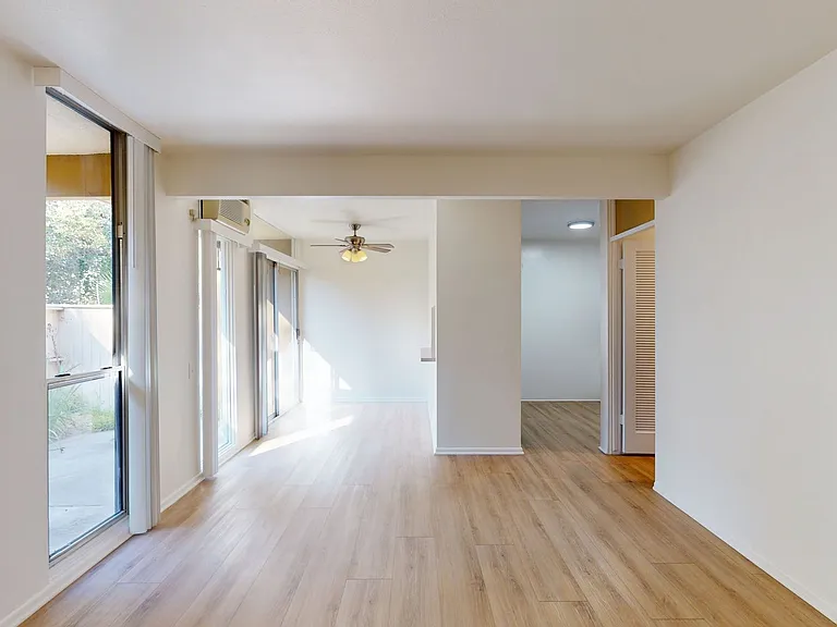 570 N Madison Ave — Photo 8