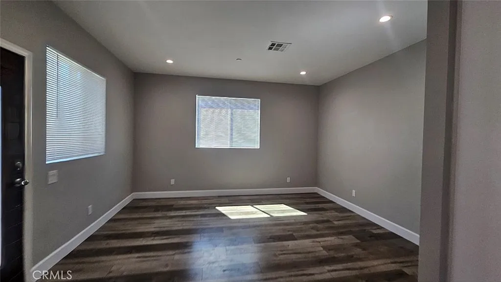 5 bed, 1800 sqft, $3,800 — Photo 3