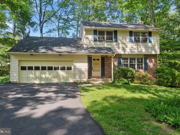 2303 Donwood Rd, Wilmington, DE 19810