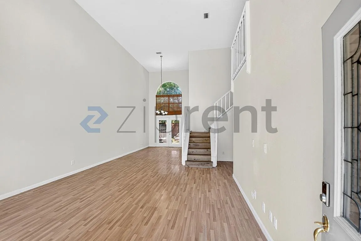 3 bed, 1949 sqft, $2,900 — Photo 4