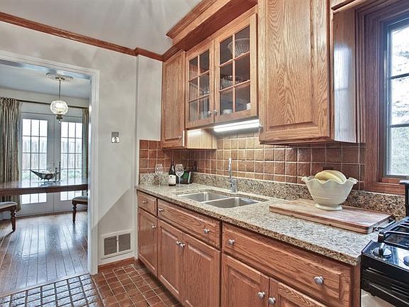 5th image of 428 Buckingham Pl