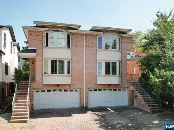 337B E Harriet Ave #B, Palisades Park, NJ 07650