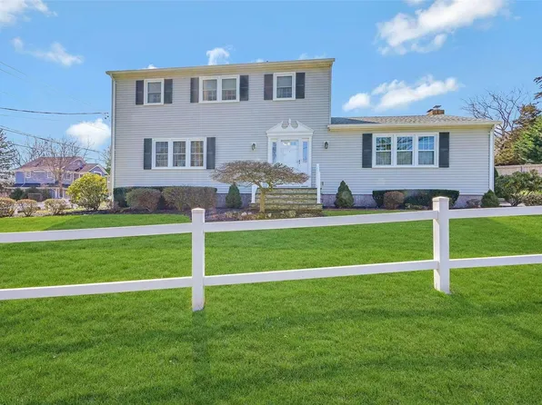 46 Westfield Drive, Centerport, NY 11721