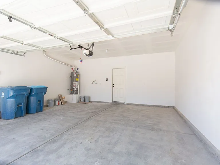 8723 Evan Lilas St — Photo 34