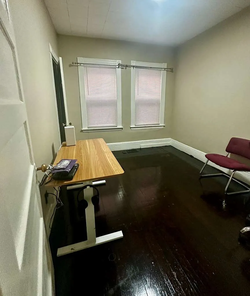 9 Chilcott Pl. #1 Jamaica Plain — Photo 2