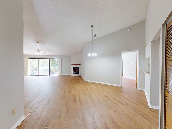5th image of 11290 Southbury Pl
