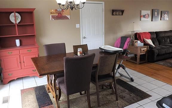 4th image of 364 Meadow Crest Dr