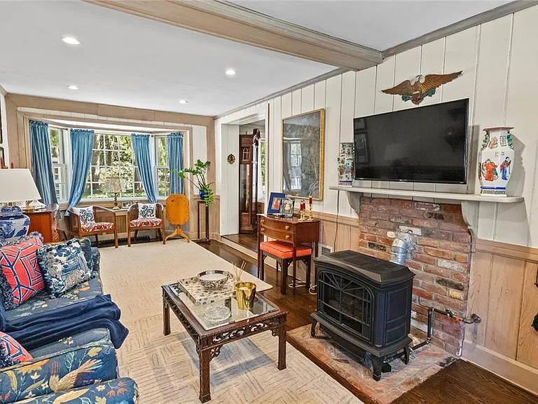 87 Piping Rock Rd #1 — Photo 4