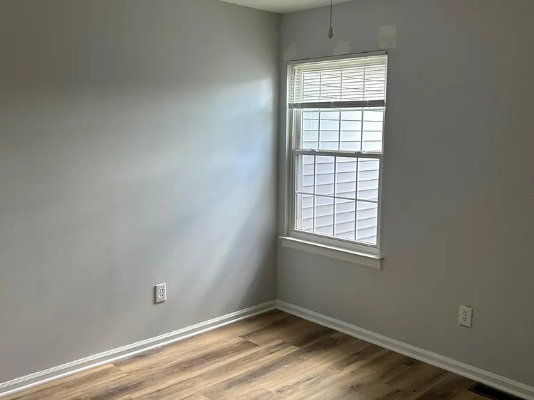 28 Renaissance Ln — Photo 9