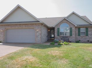 641 Strawberry Hill Rd, Evansville, IN 47711
