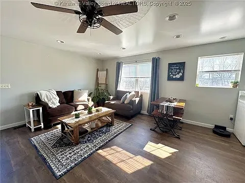 2 bed, 1000 sqft, $1,100 — Photo 1
