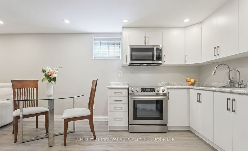 Oakville Townhouse for rent - 2 Bedrooms — photo 3