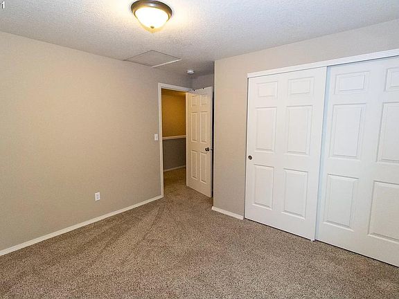 4th image of 11503 NE 32nd St