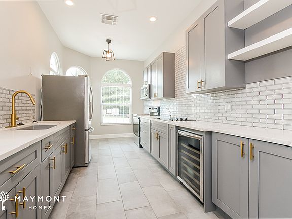 5th image of 1318 Oak Grove Ct