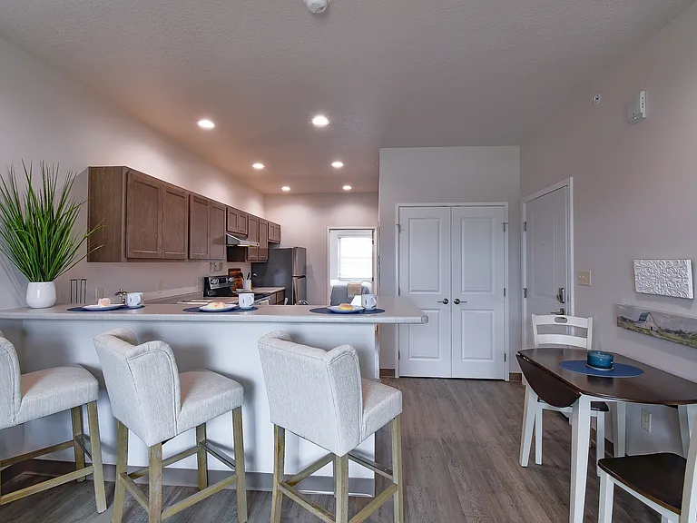 Crossroads Place Apartments — Photo 46
