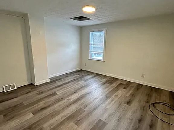 5th image of 425 Chicago Ave #425