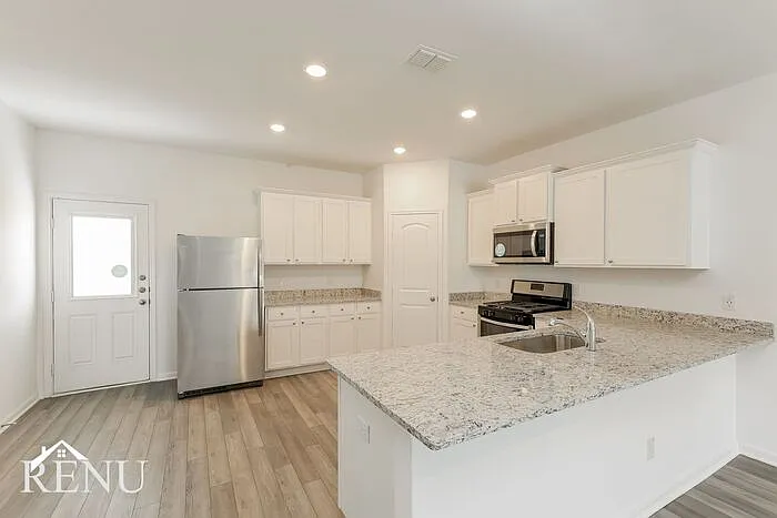 2935 Jackson Smt — Photo 5