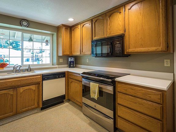 4th image of 250 Shakewood Dr