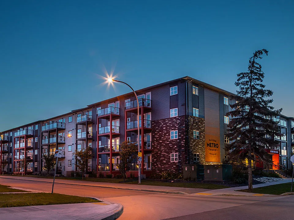 670 Hugo St S #202