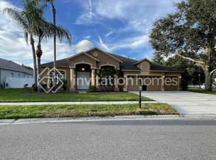 10130 Queens Park Dr, Tampa, FL 33647