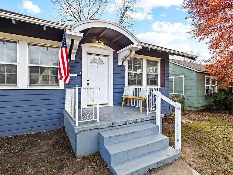 1310 W Morton St — Photo 1