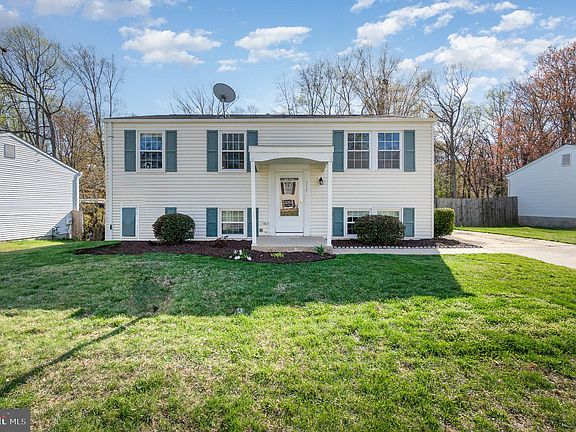 2nd image of 318 Bright Oaks Dr